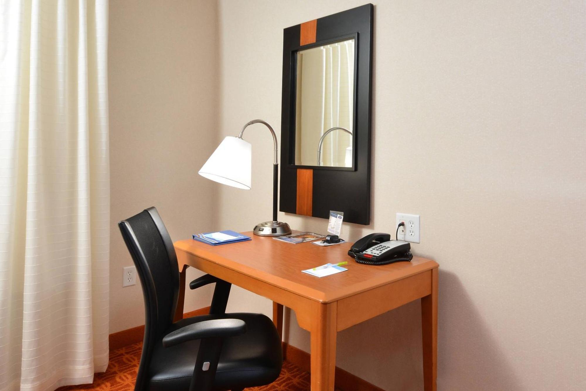 Hotel Fairfield &