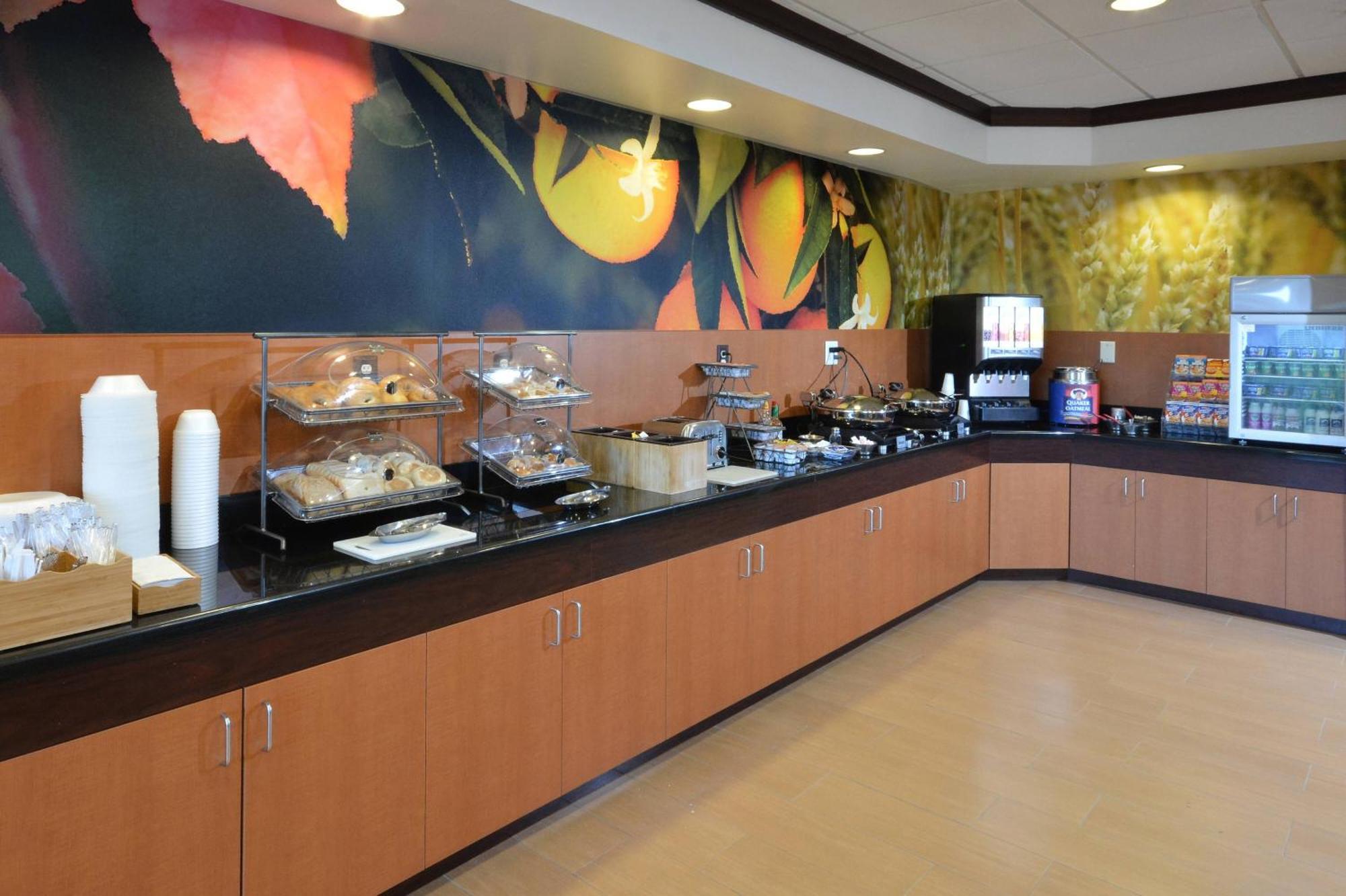 Fairfield & Hotel 3*
