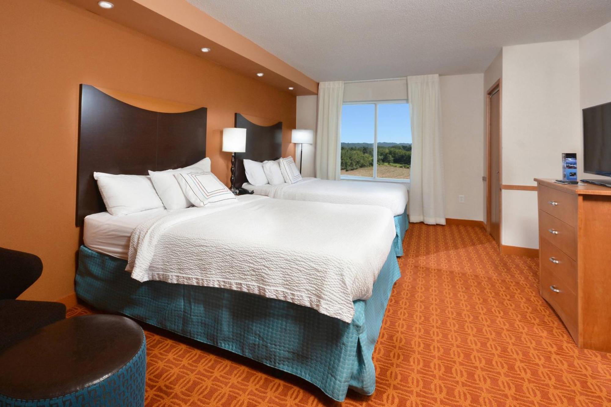 Fairfield & Hotel