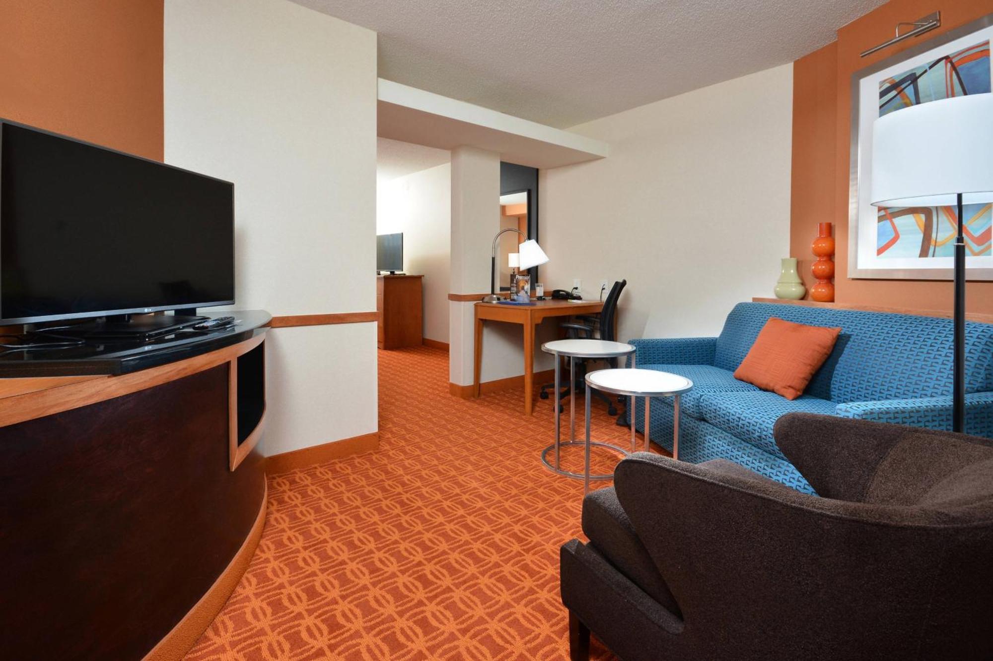 Fairfield & Hotel 3*